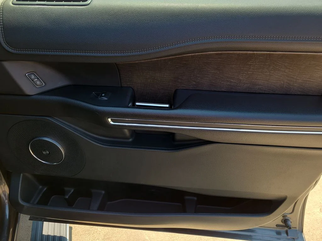Used 2018 Gray Ford Limited image 9
