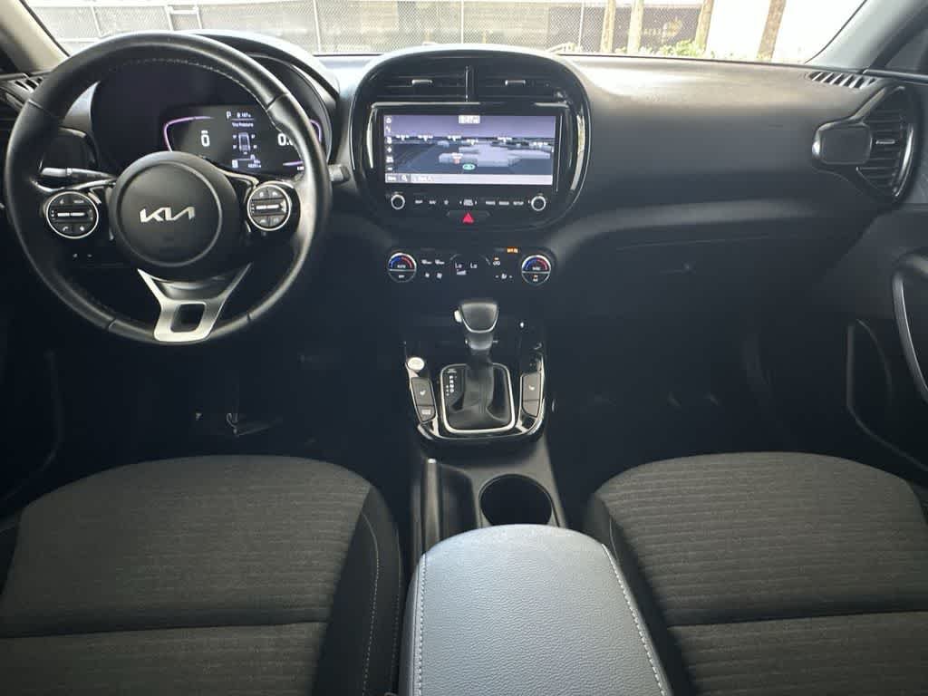 Used 2023 Snow White Pearl Kia EX image 24