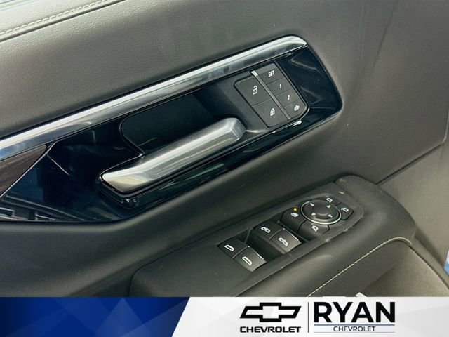 2026 Chevrolet Suburban Premier - Photo 18