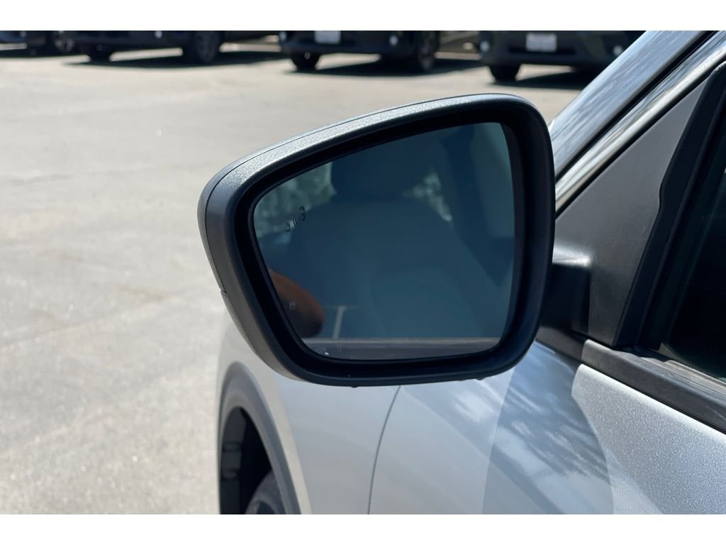 Used 2022 ICONIC SILVER Ford SE image 50