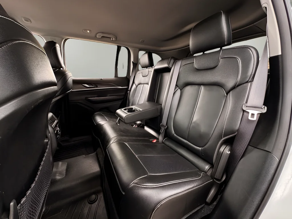 Used 2023 White Jeep Limited image 17