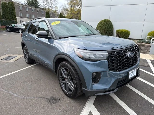 2025 Ford Explorer ST-LINE 4WD (PL535)'s photo