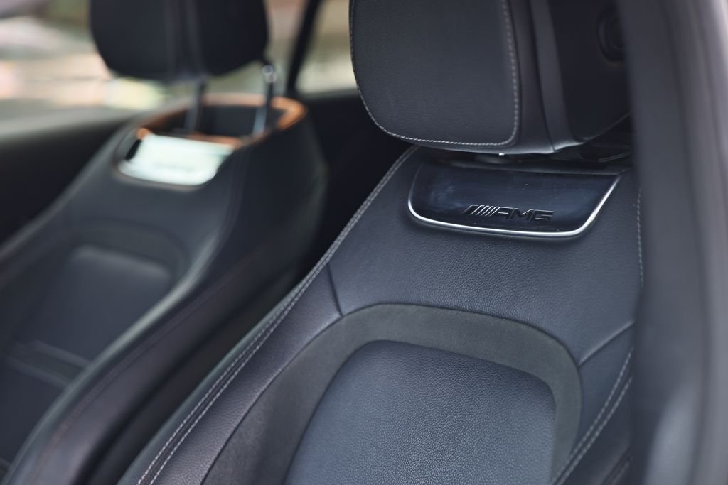 Used 2020 Brilliant Blue Metallic Mercedes-Benz Base image 25