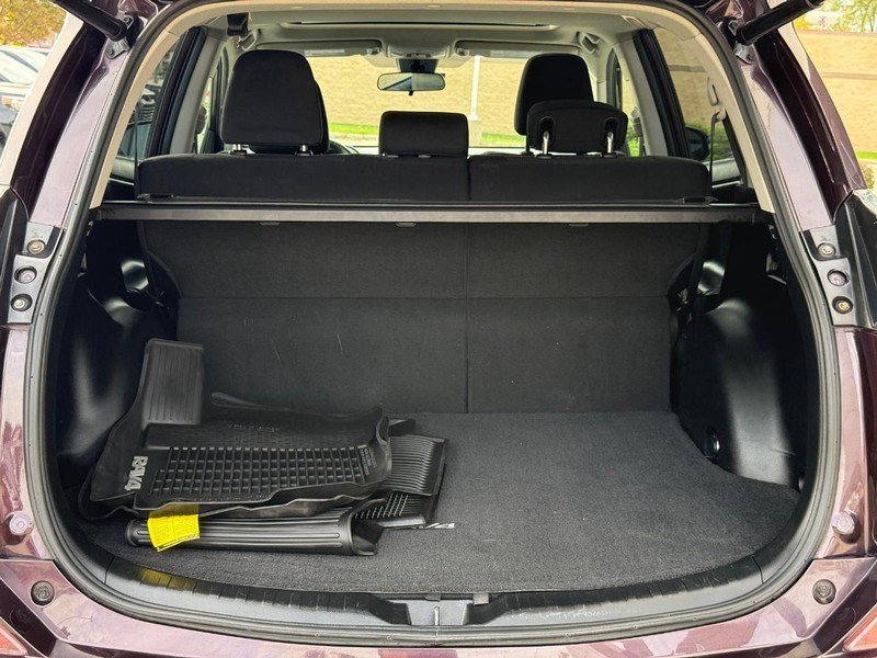 Used 2018 Black Currant Toyota XLE image 9