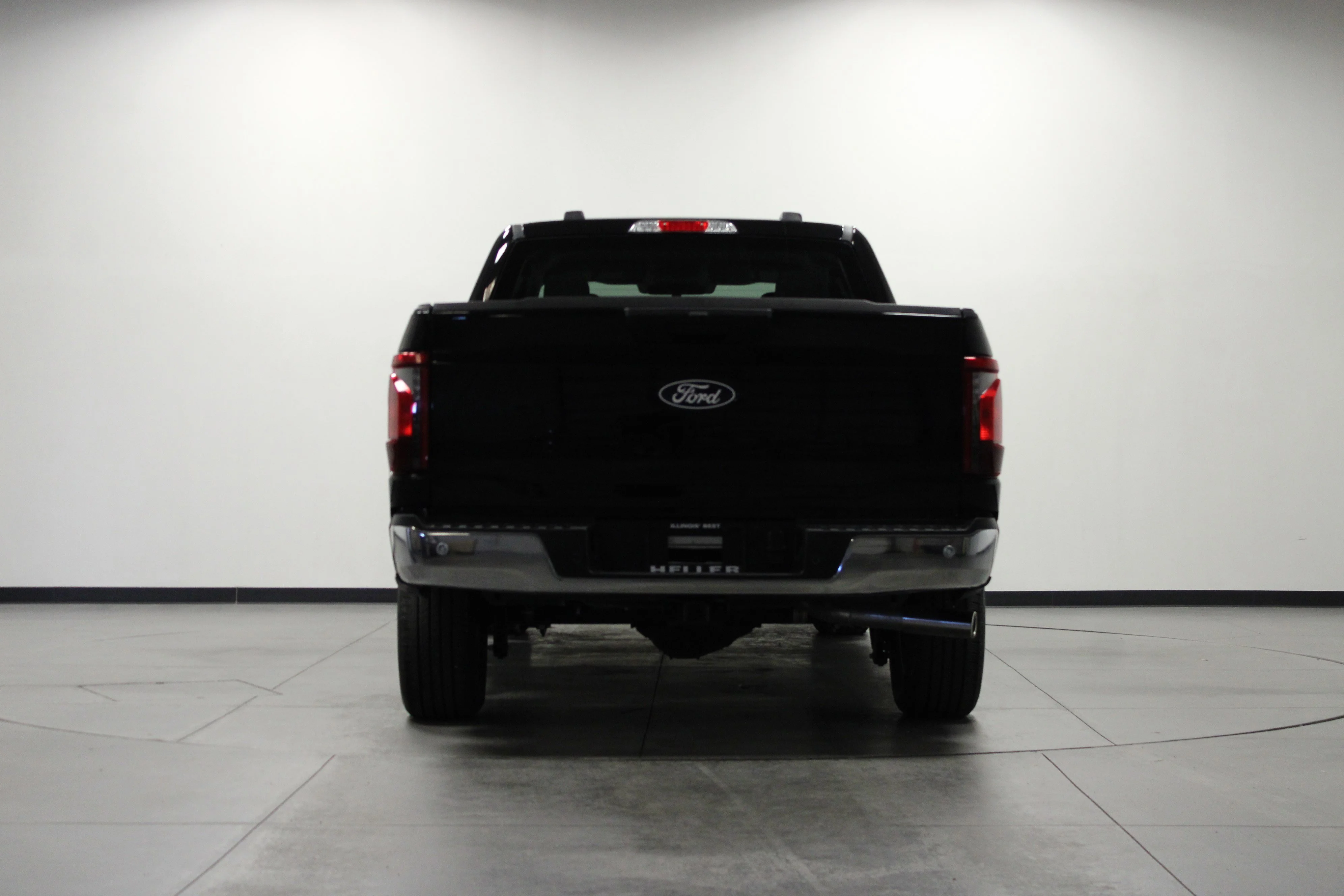 Used 2025 Black Metallic Ford XLT image 5