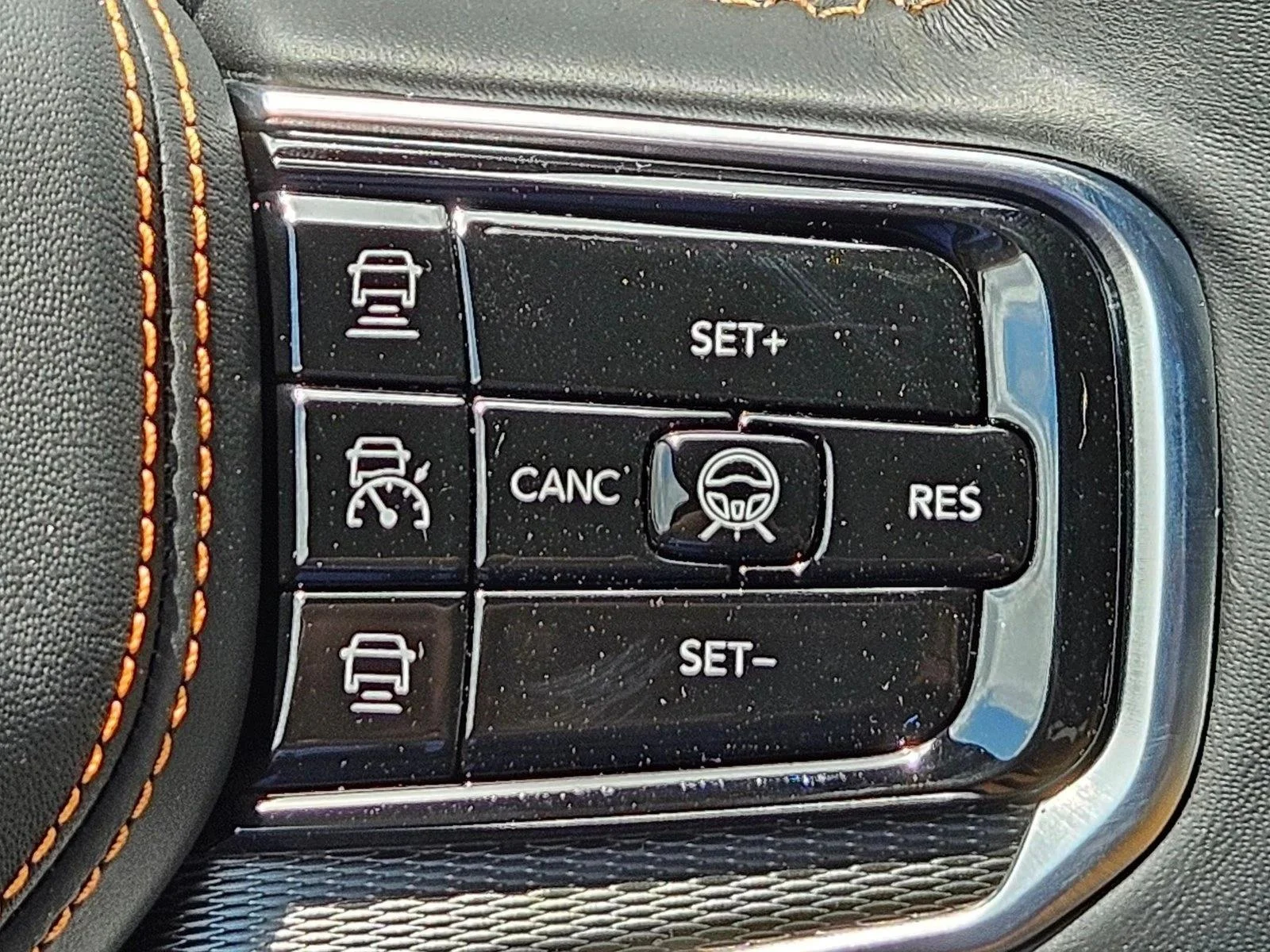 New 2026 Bright White Clearcoat Jeep Summit Reserve image 13