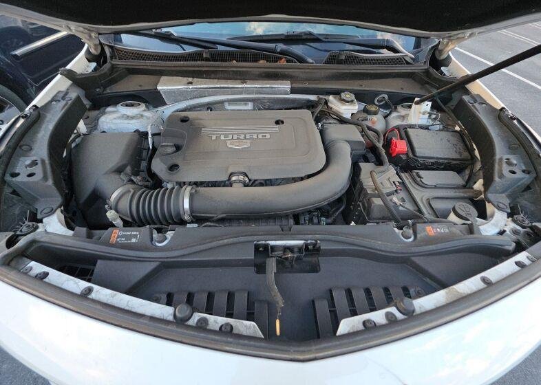 Used 2023 Crystal White Tricoat Cadillac AWD Luxury image 5