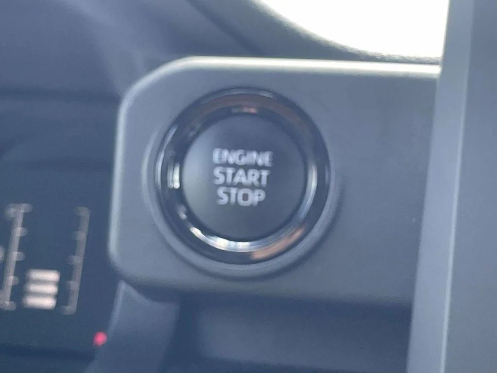 2024 Toyota Tacoma SR5 - Photo 17