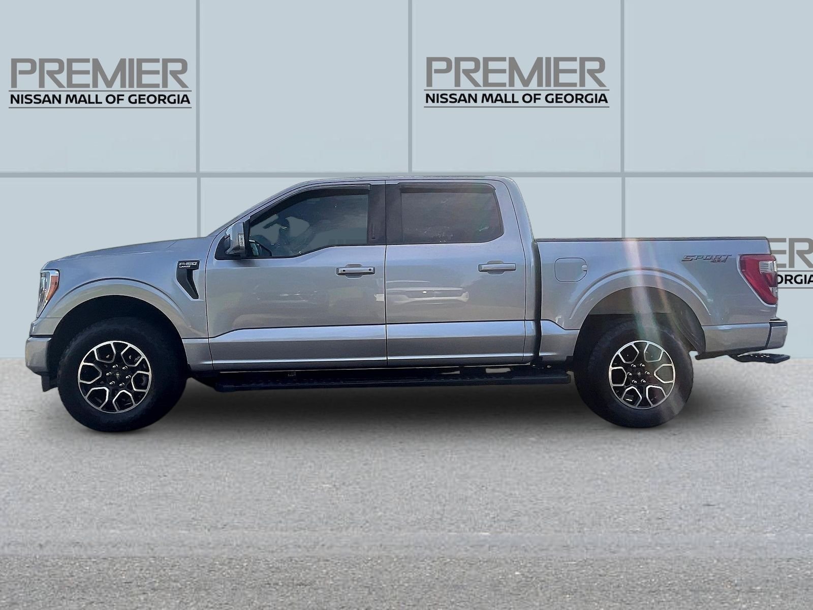 Used 2022 Silver Ford Lariat image 4