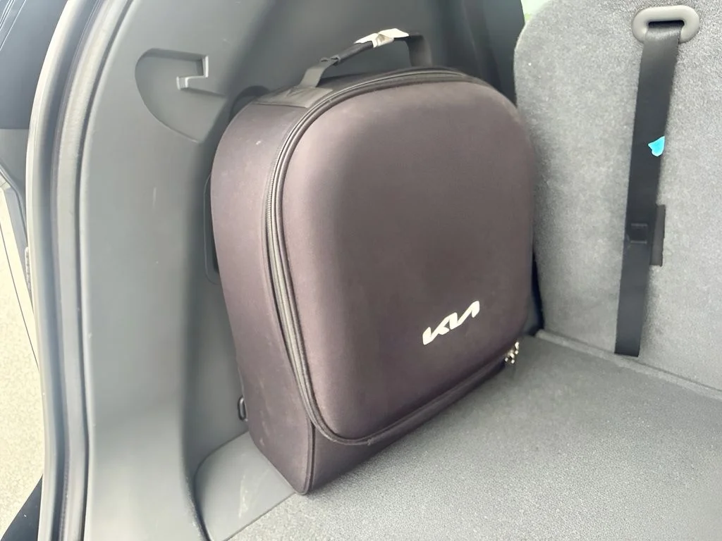 Used 2024 Black Kia Wind image 18