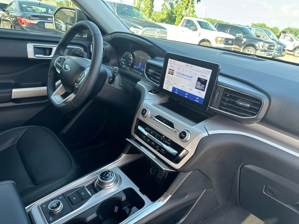 Used 2023 Blue Ford XLT image 37