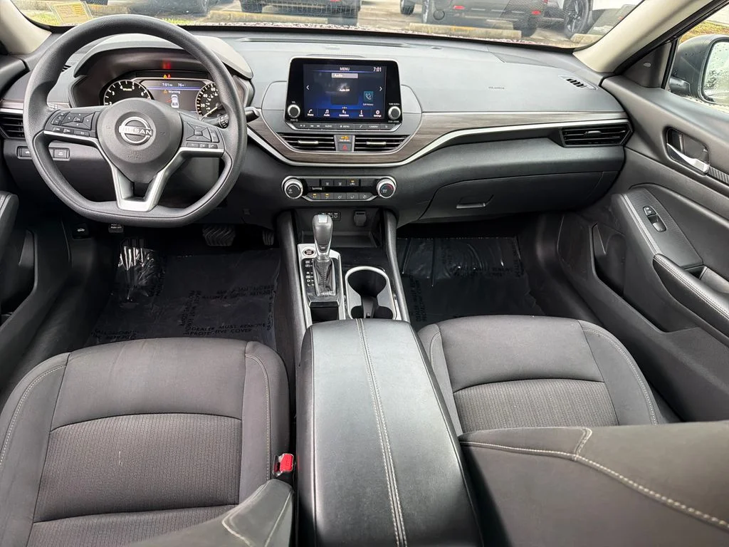 2024 Nissan Altima SV - Photo 14