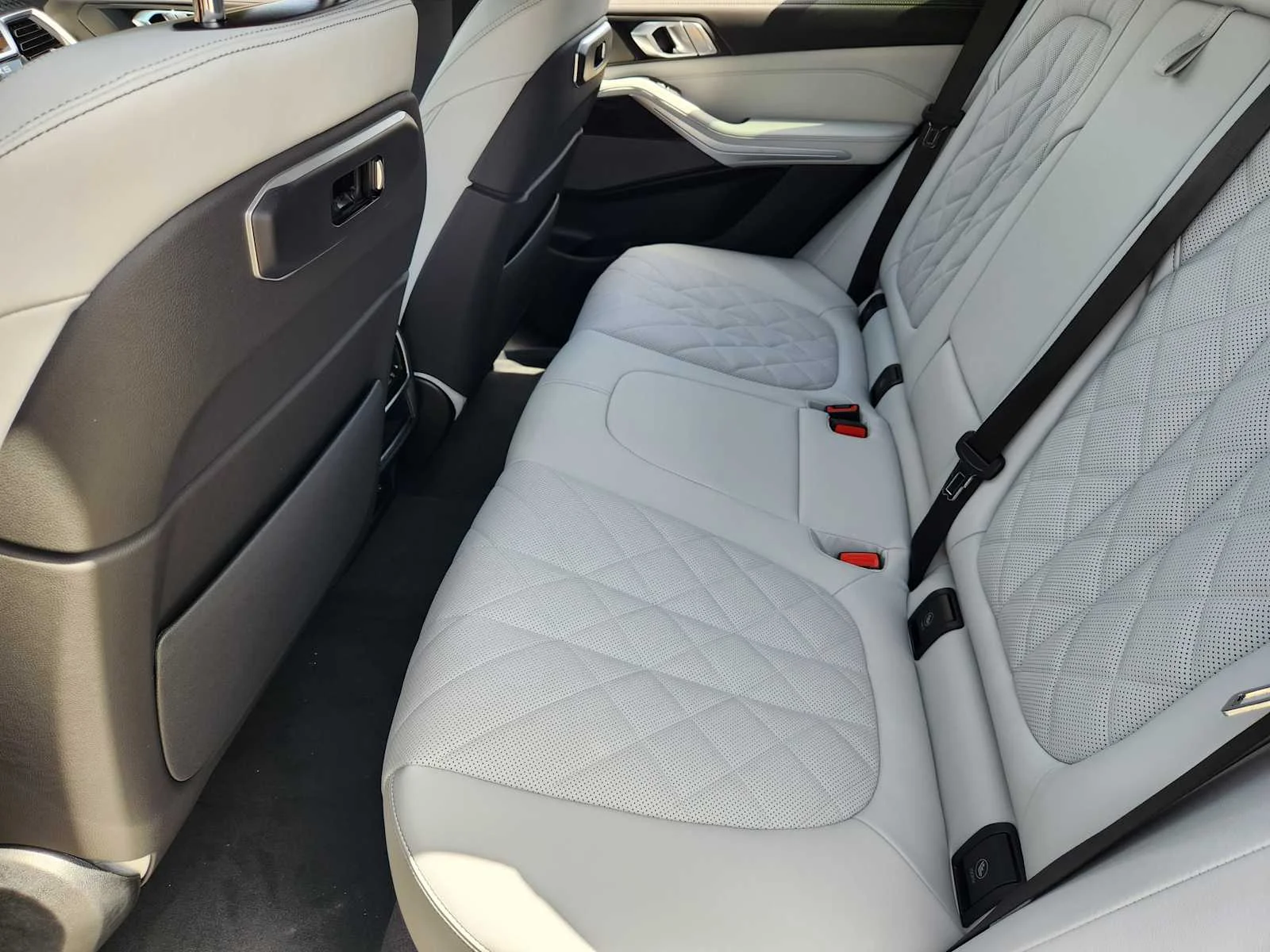 Used 2026 Brooklyn Grey Metallic BMW xDrive40i image 7