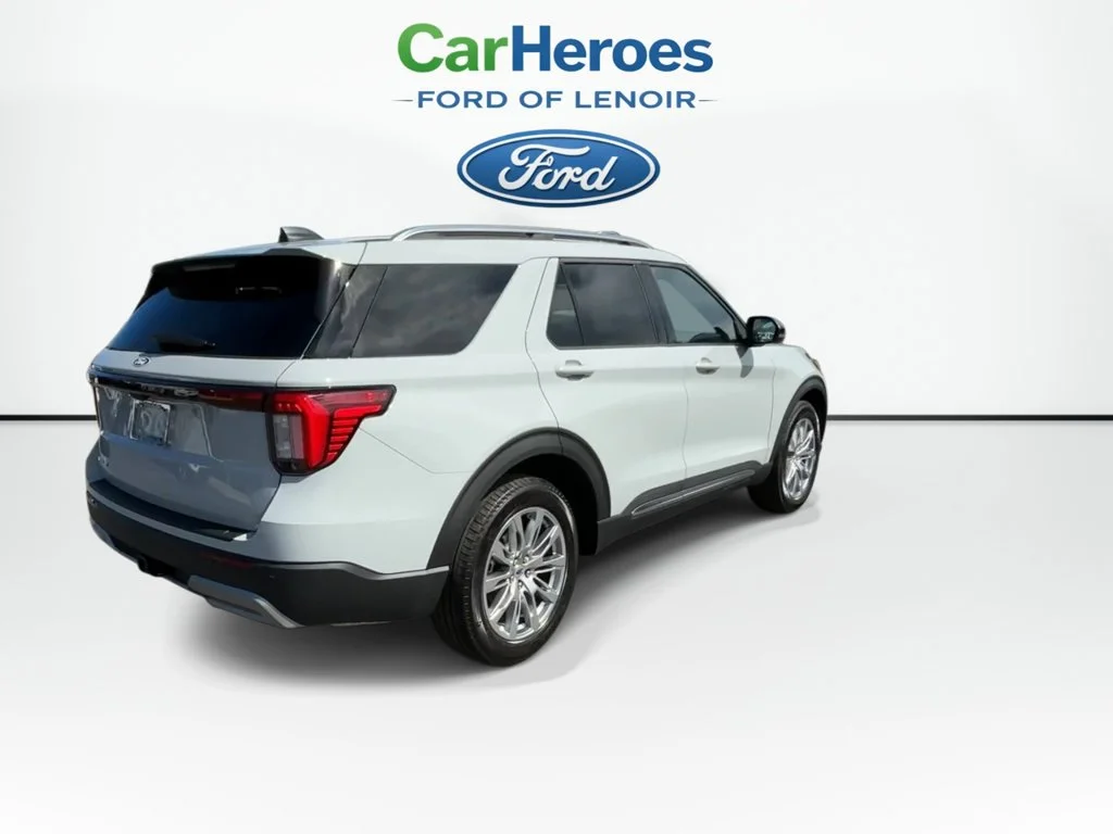 New 2027 Avalanche Gray Ford Platinum™ image 8