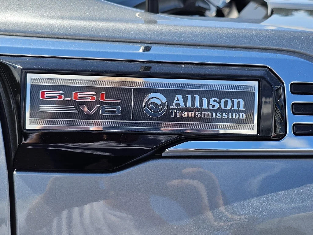 Used 2025 Sterling Metallic GMC SLT image 7