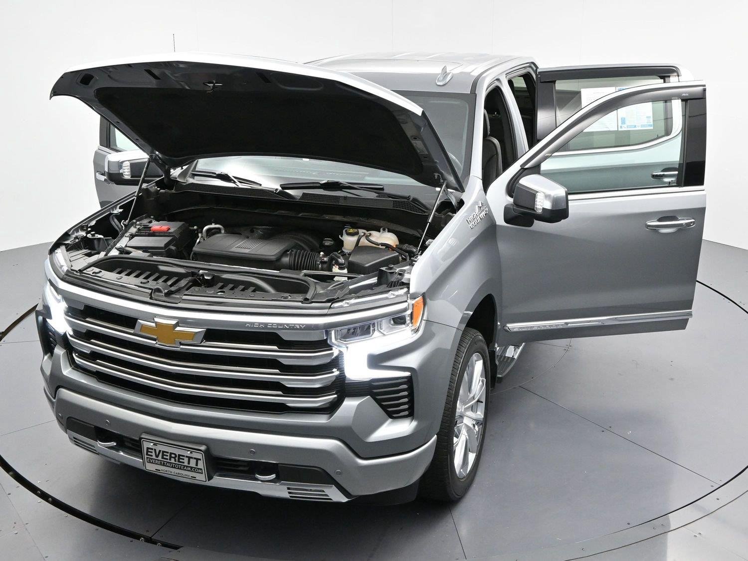 Used 2023 STERLING GRAY METALLIC Chevrolet High Country image 44