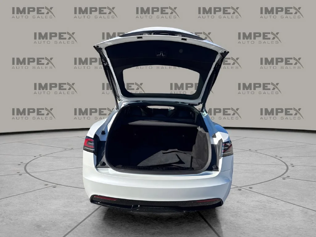 Used 2024  Tesla Long Range image 29