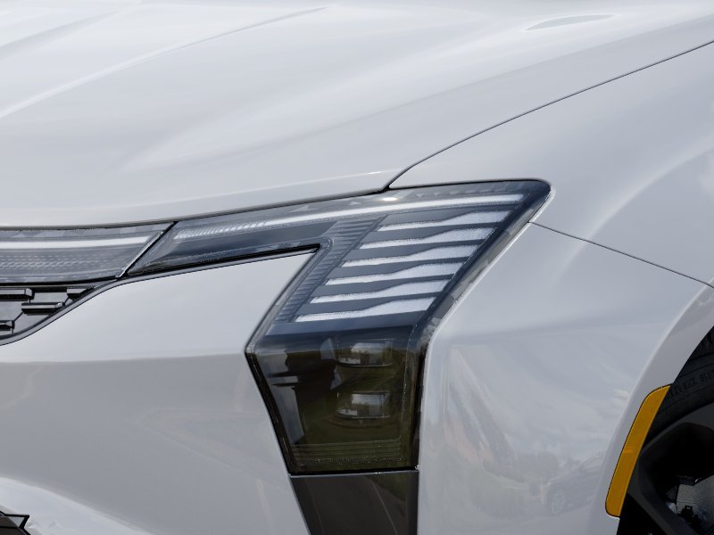New 2027 Bright White Clear-Coat Exterior Paint Chrysler Limited image 6