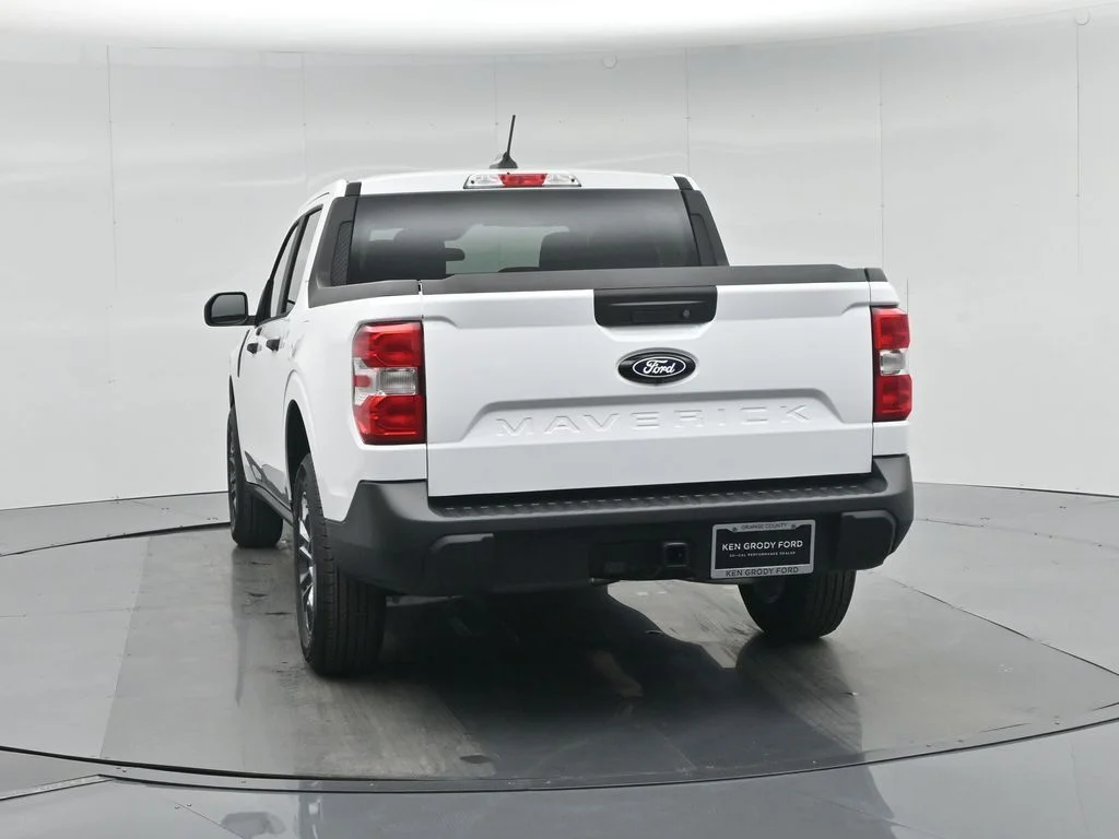 New 2026 Oxford White Ford XLT image 26