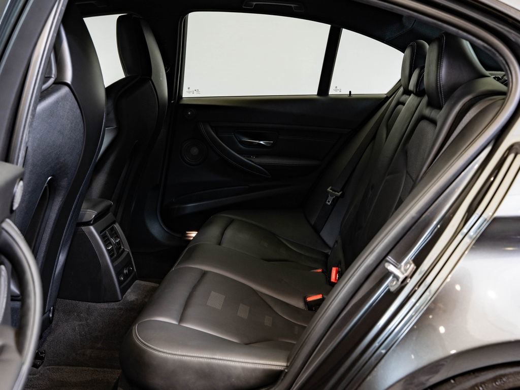 Used 2018 Mineral Gray Metallic BMW  image 42