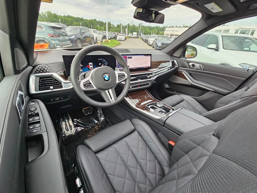 Certified Used 2026 White BMW M60i image 28
