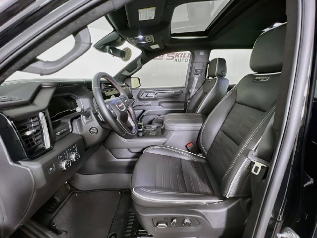 2025 GMC Sierra 1500 AT4X - Photo 10