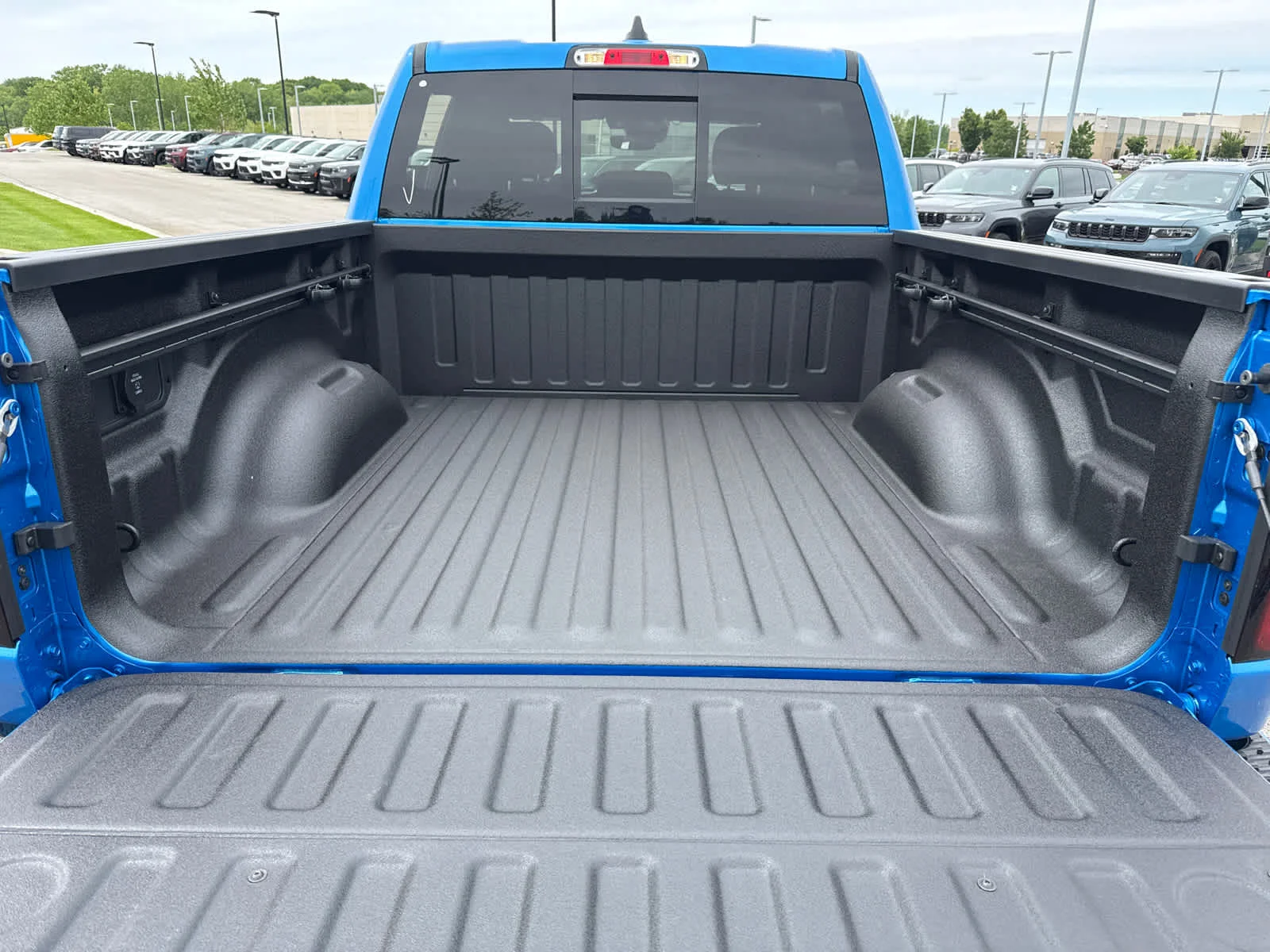 New 2026 Hydro Blue Pearl-Coat Exterior Paint RAM Big Horn image 7