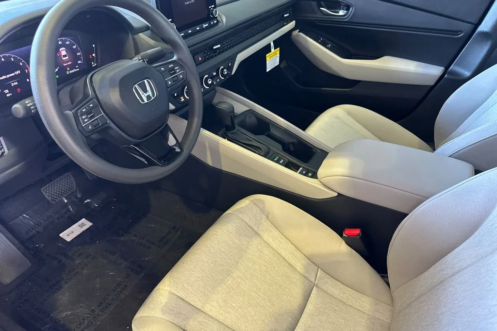 Used 2025 Radiant Red Metallic Honda SE image 10