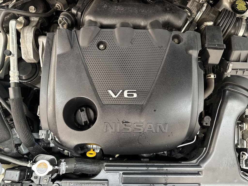 Used 2021 Super Black Nissan SR image 34