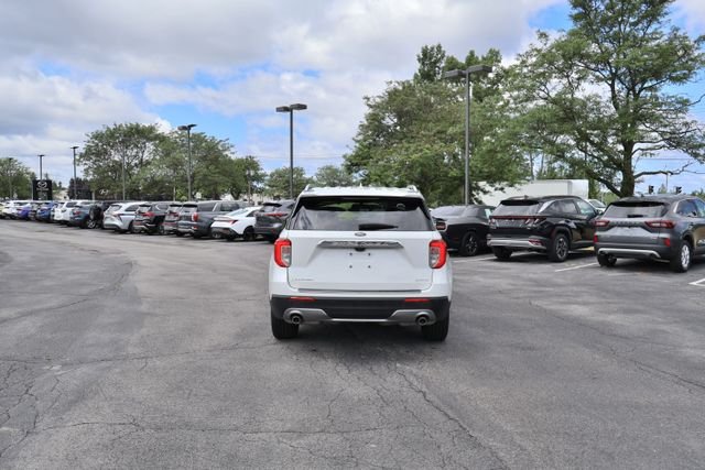 Used 2021 White Metallic Ford Limited image 6