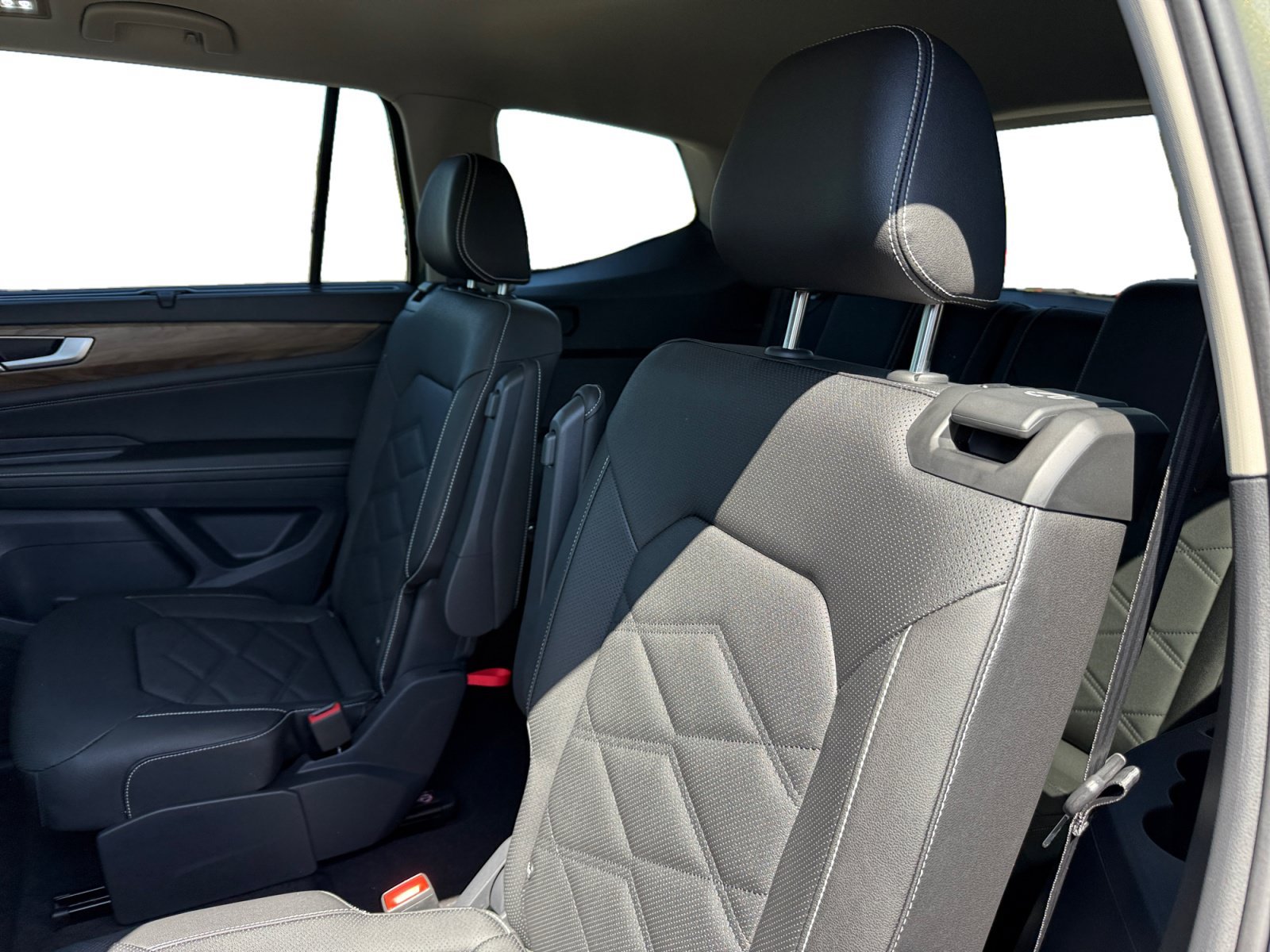 New 2026 Green Volkswagen 2.0T SE w/Technology image 16