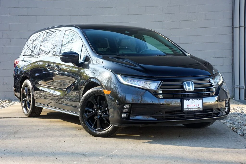 Used 2023 Black Honda Sport image 4