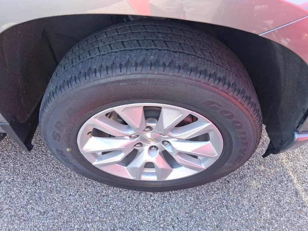 Used 2020 Gray Chevrolet Custom image 4