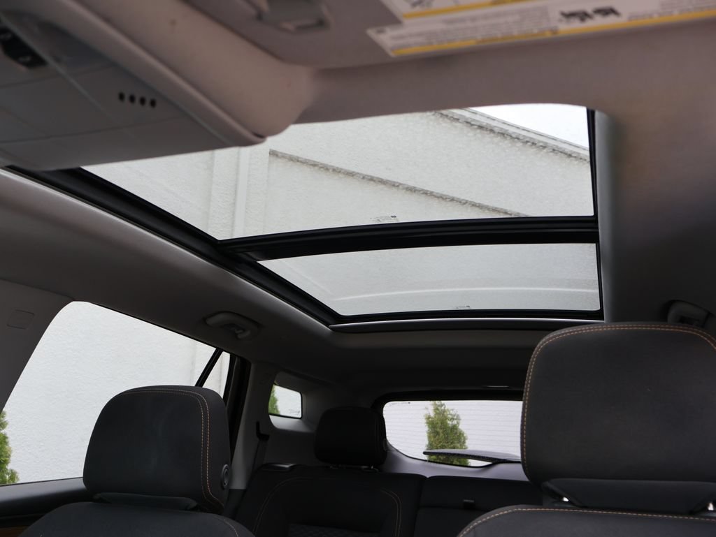 Used 2018 QUICKSILVER METALLIC GMC SLE image 37