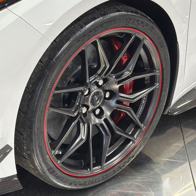 Used 2023 White Chevrolet Z06 image 12