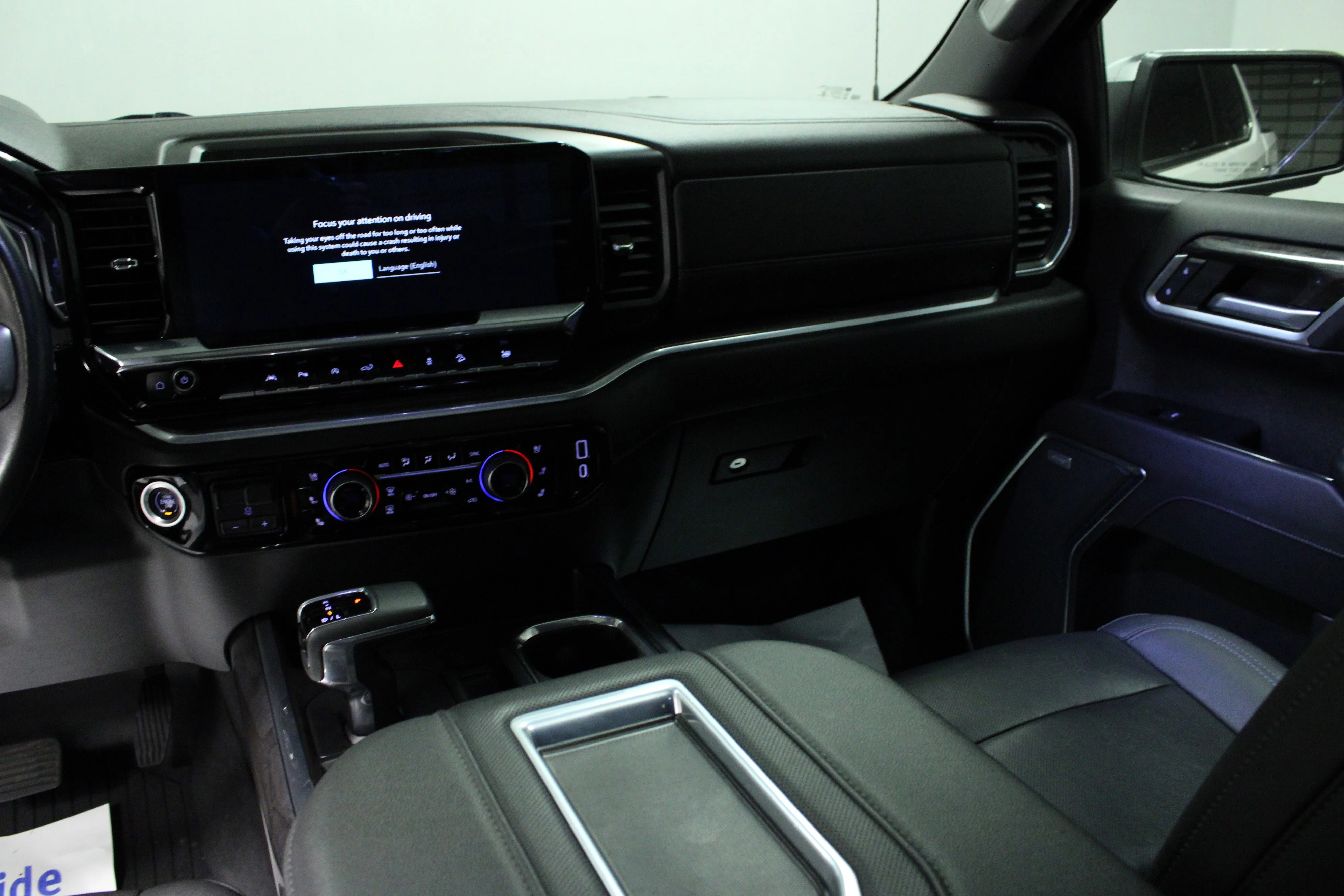 Used 2022 Summit White Chevrolet LTZ image 19