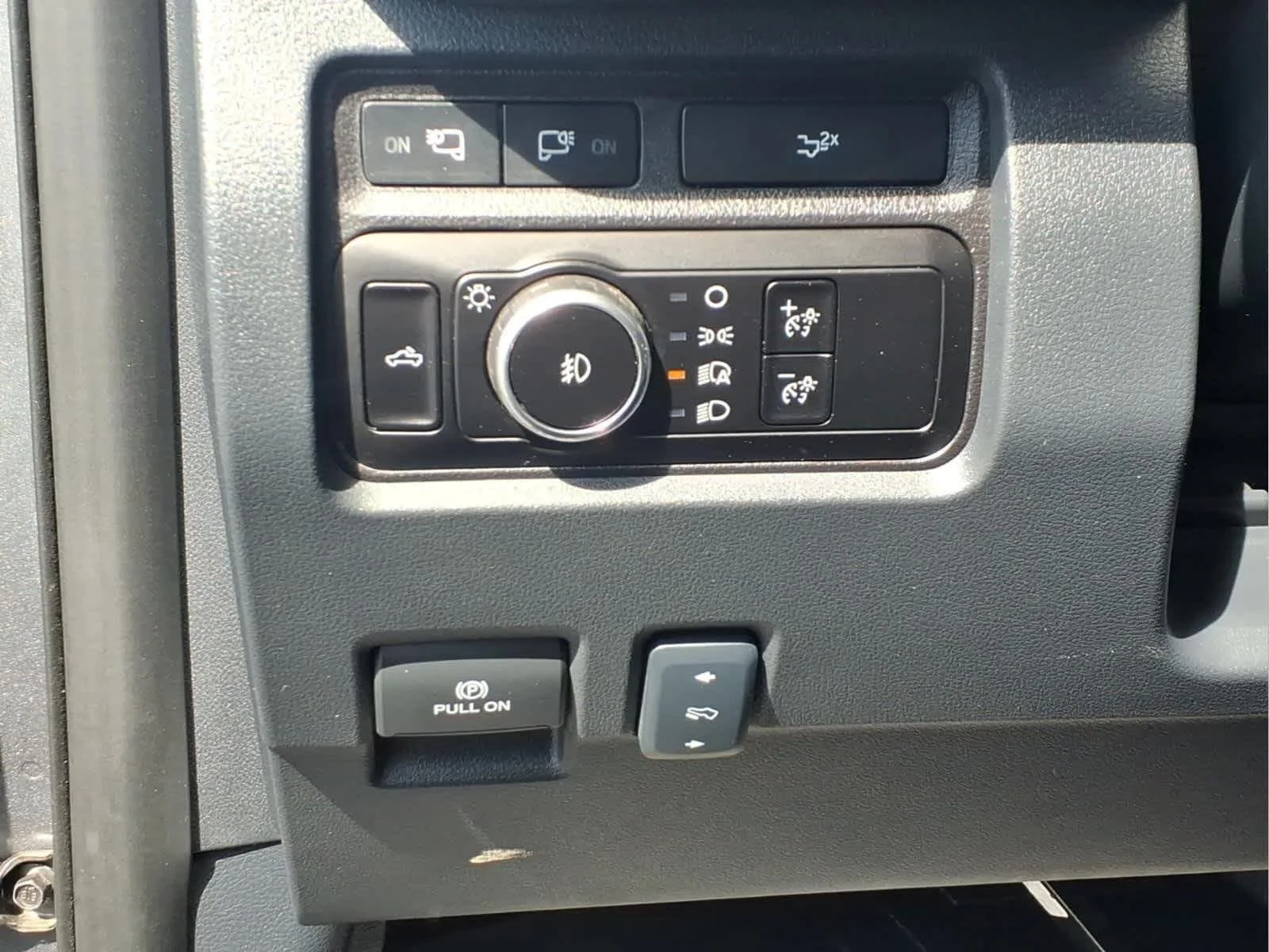 Used 2024 Carbonized Gray Ford LARIAT image 13