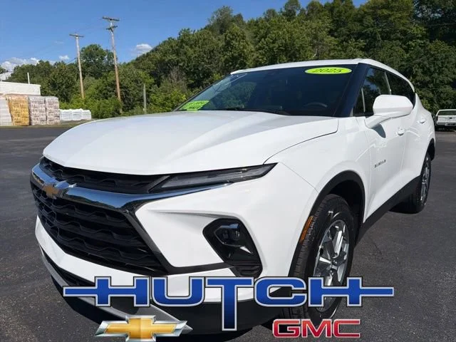Used 2025 Summit White Chevrolet 2LT image 1