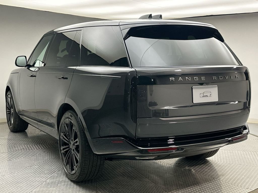 New 2026 Carpathian Gray Premium Metallic Land Rover SE image 11