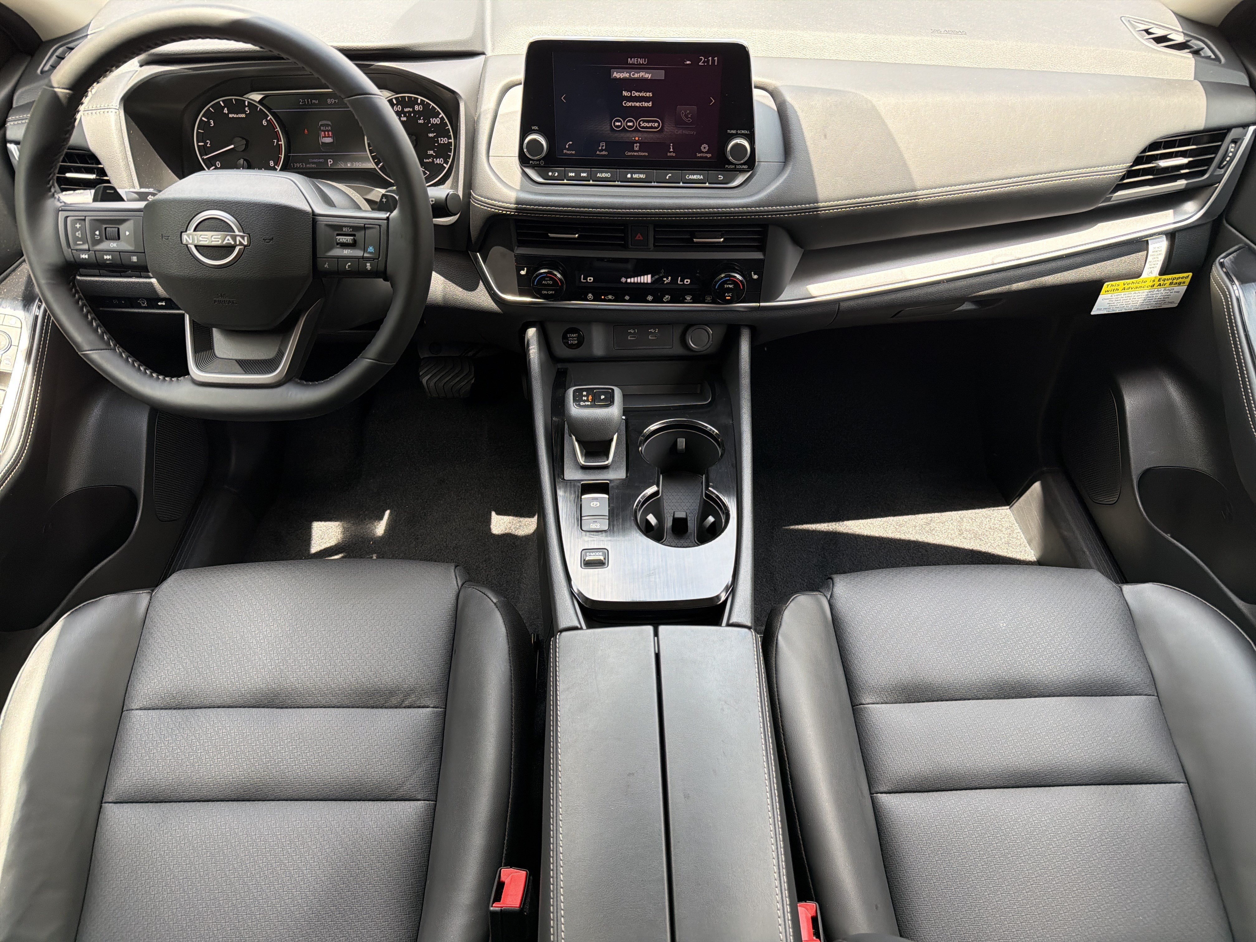 Used 2025 Super Black Nissan SV image 3
