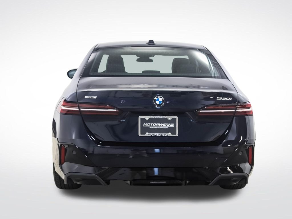 Used 2026 Carbon Black Metallic BMW 530i xDrive image 5