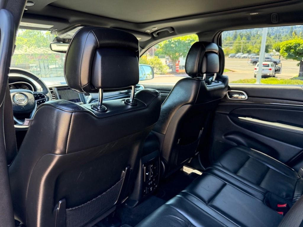 Used 2018 Sangria Metallic Clearcoat Jeep Overland image 43