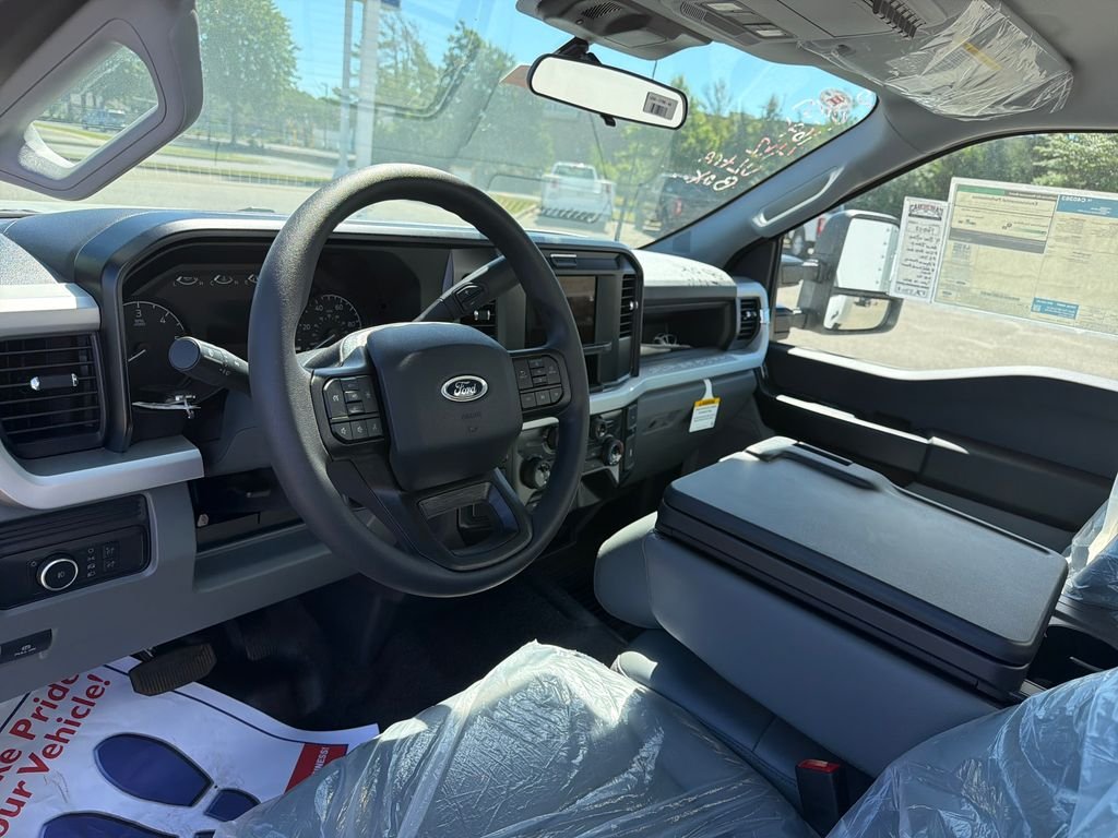 2026 Ford F-350 Super Duty Chassis Cab XL - Photo 16