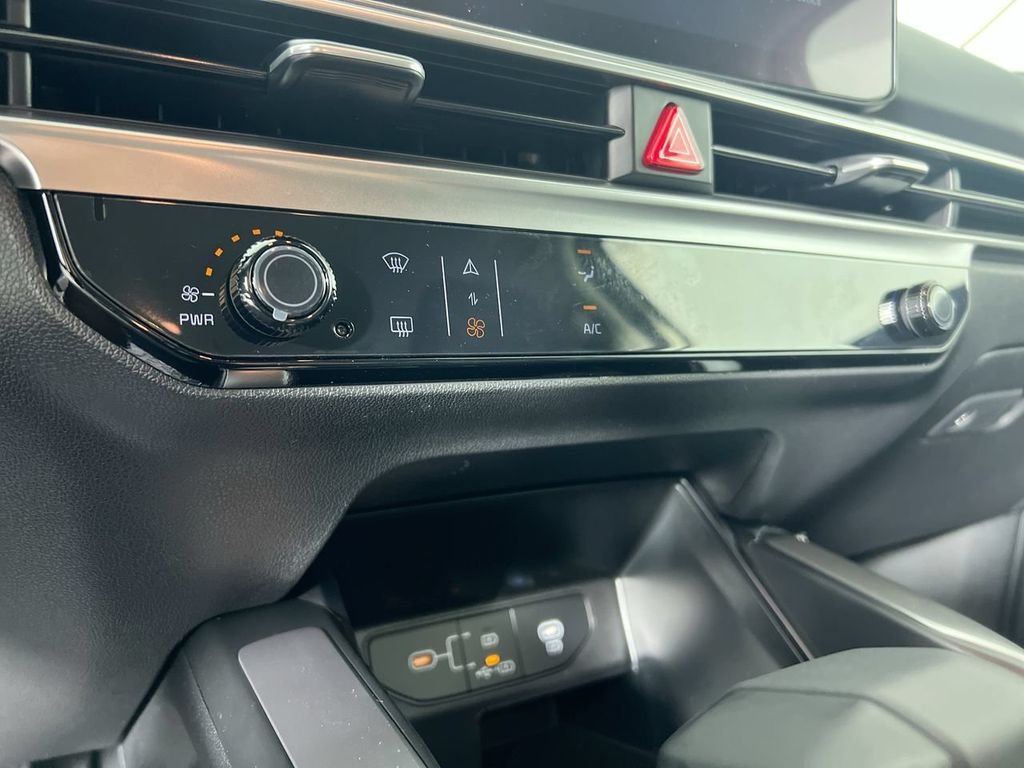 2026 Kia Sorento LX - Photo 25
