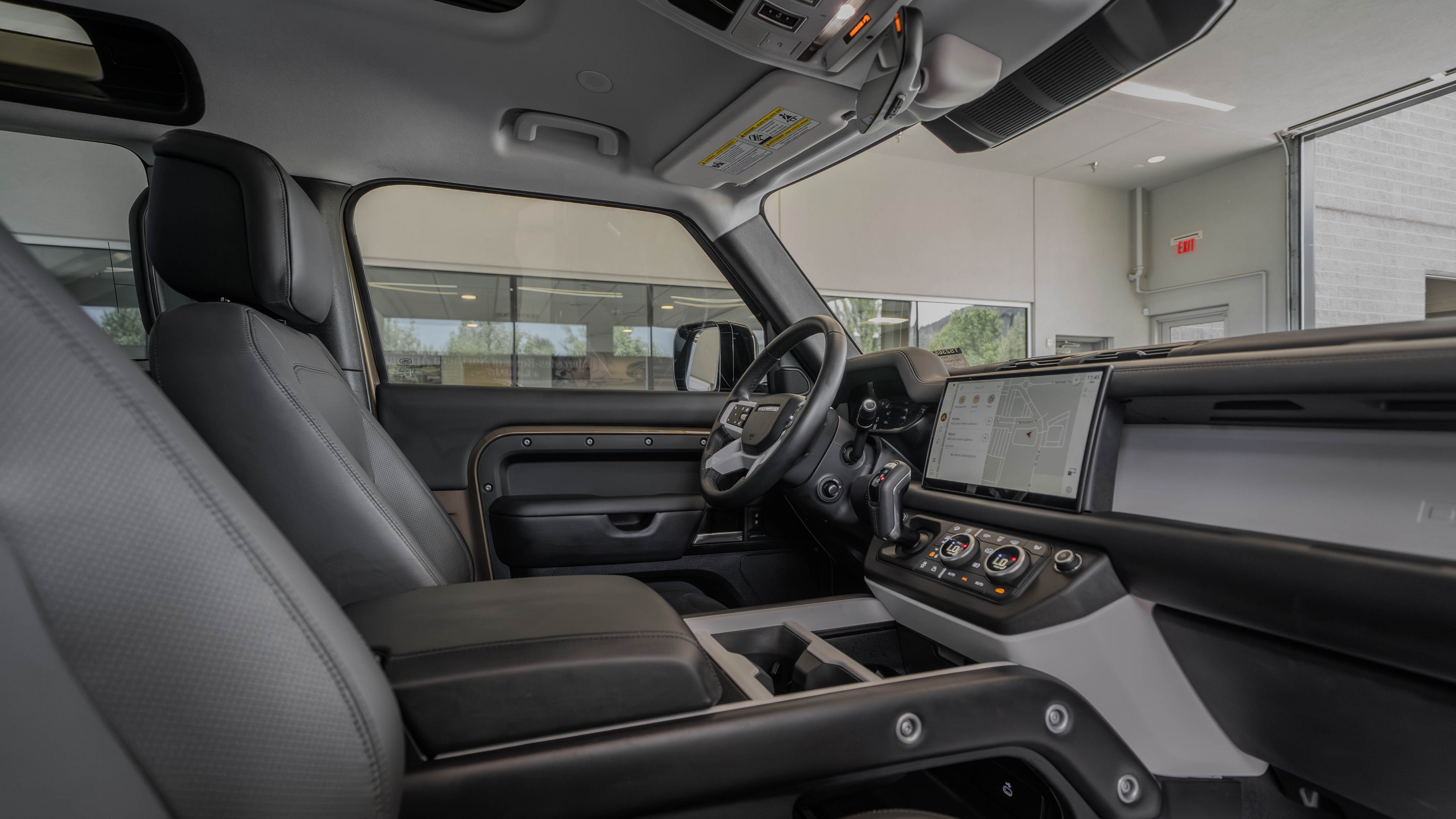 Used 2025 Gondwana Stone Metallic Land Rover S image 17
