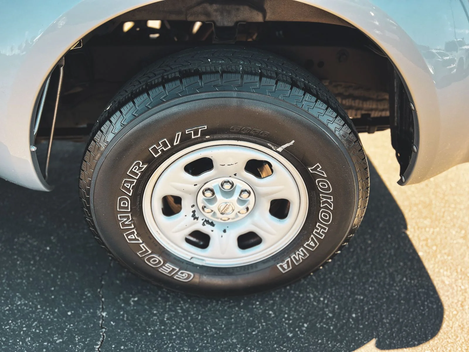 Used 2010 Silver Nissan SE image 12