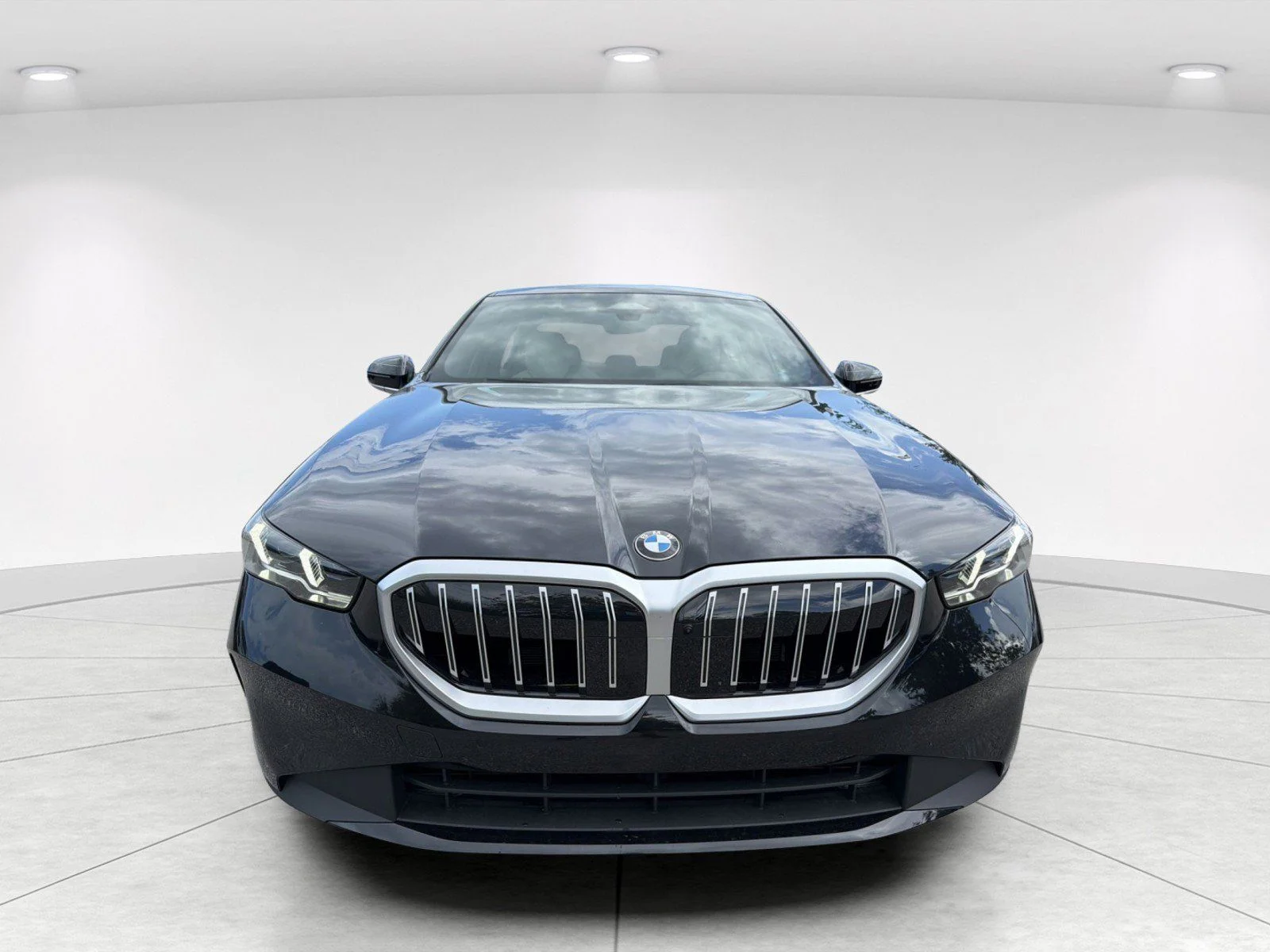 New 2027 Black Sapphire Metallic BMW 530i xDrive image 2