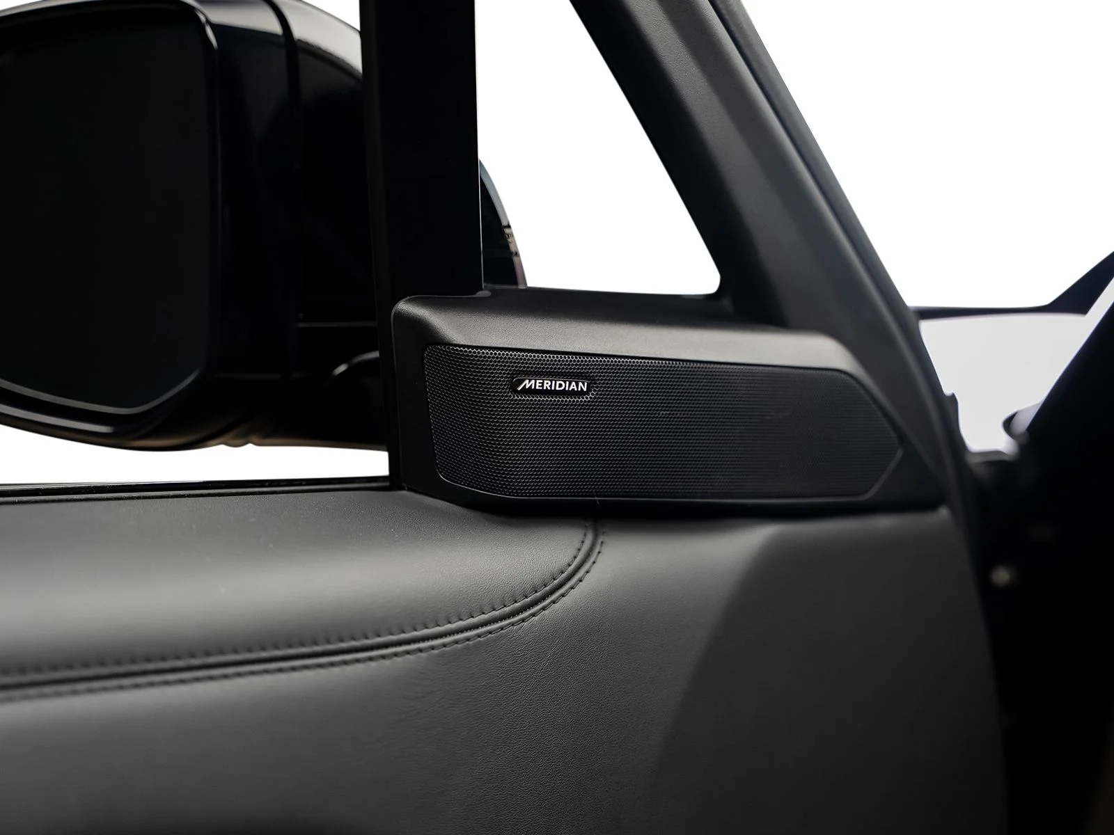 Used 2023 Black Land Rover SE image 58