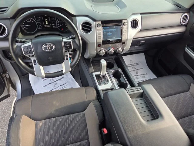 Used 2018 Silver Toyota SR5 image 9