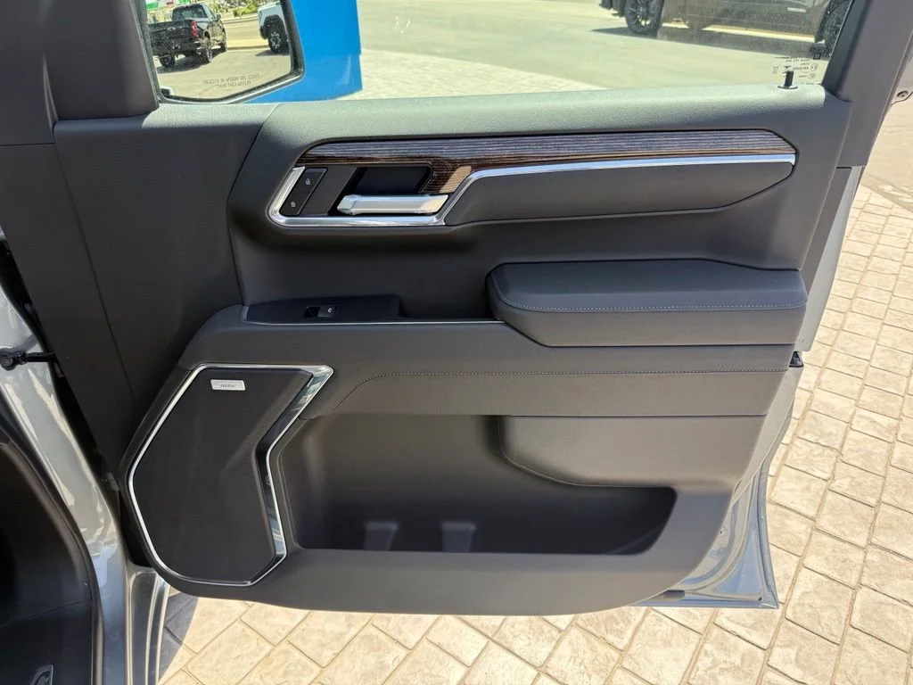 New 2026 Sterling Metallic GMC Elevation image 15